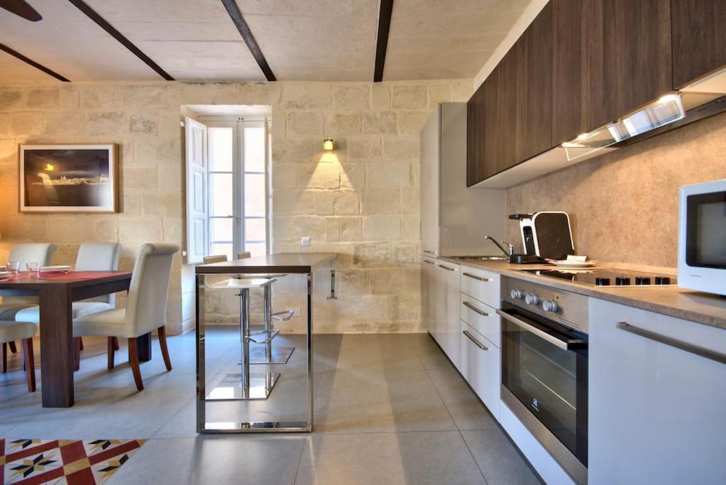 Vallettastay - Orangerie Two Bedroom Apartment 402 Bagian luar foto